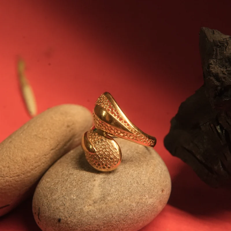 22KT Gold Textured Wrap Ring with Honeycomb Embossing