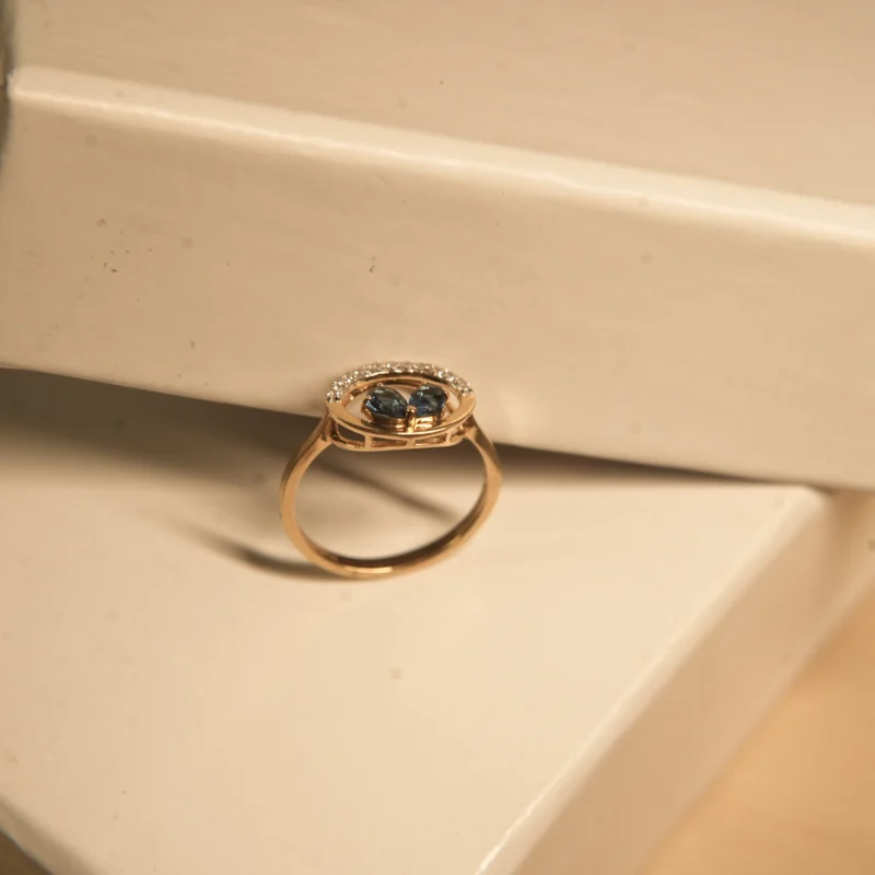 Elegant Half-Fan Diamond Ring with Deep Blue Enamel & Star Motif - Image 3