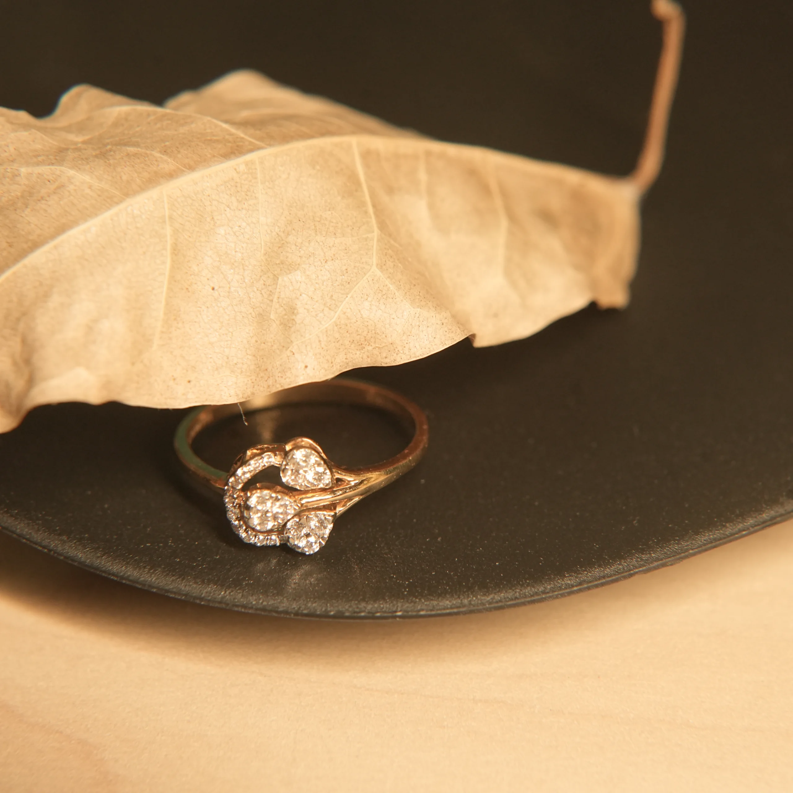 Elegant Cluster Diamond Ring in Yellow Gold - Image 3