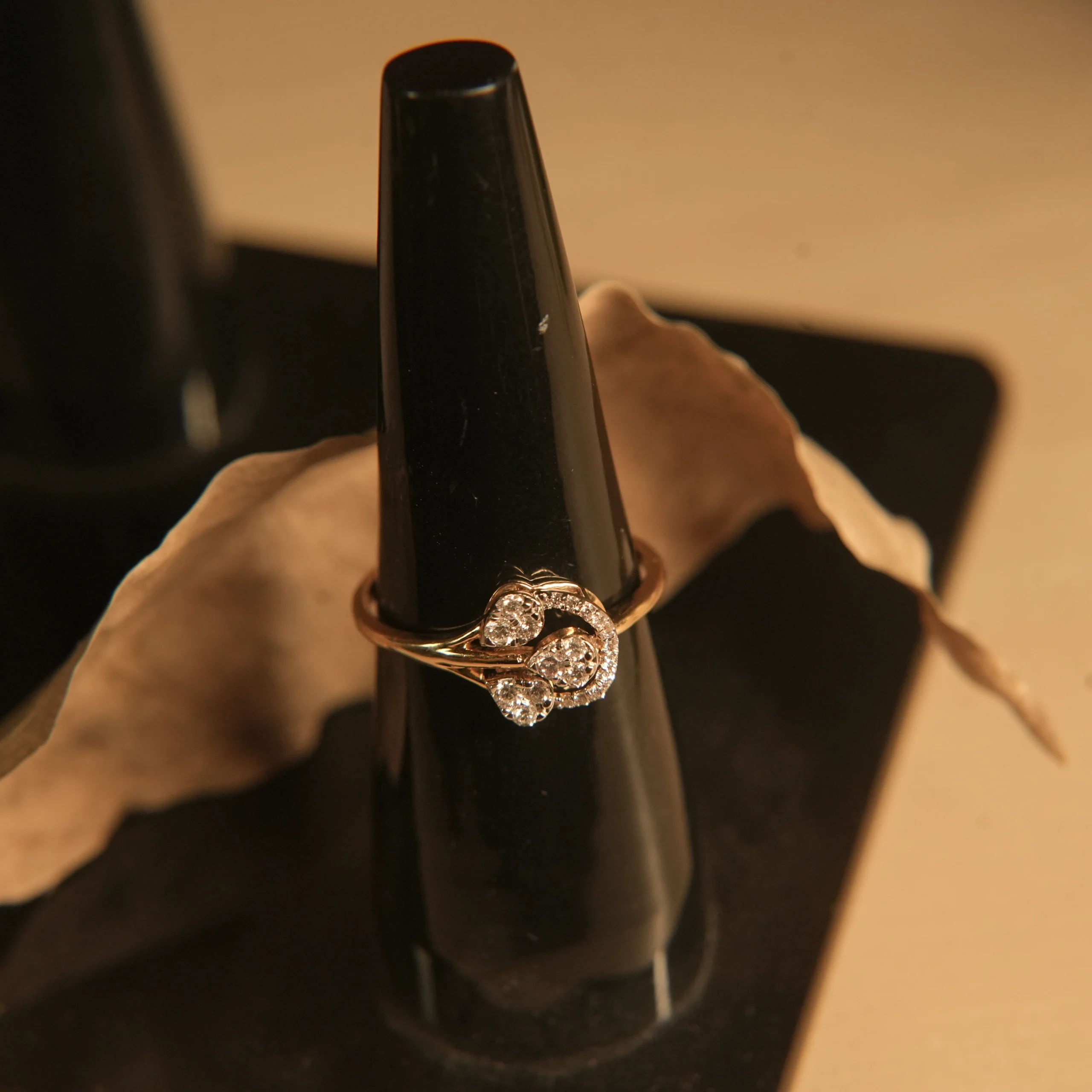 Elegant Cluster Diamond Ring in Yellow Gold - Image 2