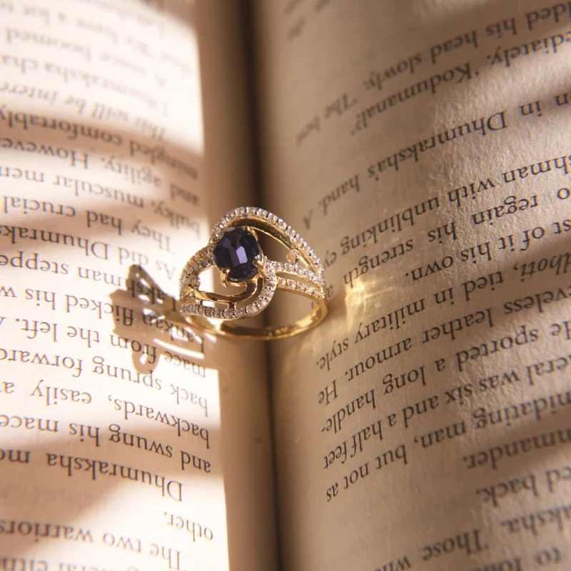 18KT Gold Sapphire Zircon Ring – Graceful Beauty in Every Curve - Image 4