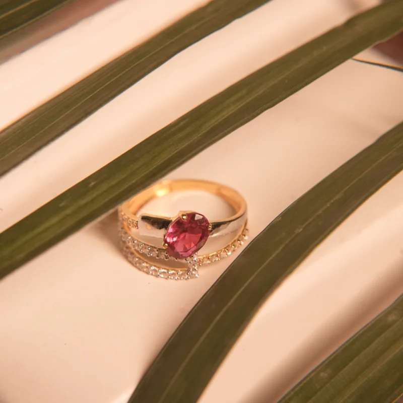 18KT Gold Ruby Zircon Ring – Bold Elegance in Crimson - Image 3