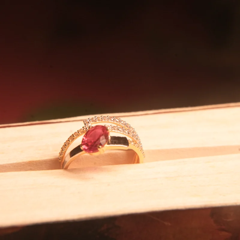 18KT Gold Ruby Zircon Ring – Bold Elegance in Crimson - Image 2