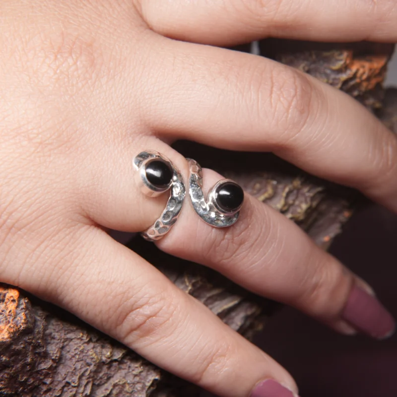 Handcrafted Sterling Silver Snake-Inspired Ring with Black Onyx Stones - Image 4