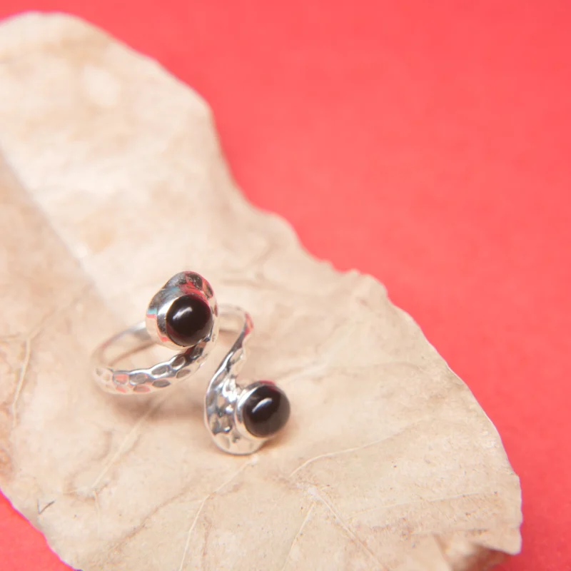 Handcrafted Sterling Silver Snake-Inspired Ring with Black Onyx Stones - Image 3