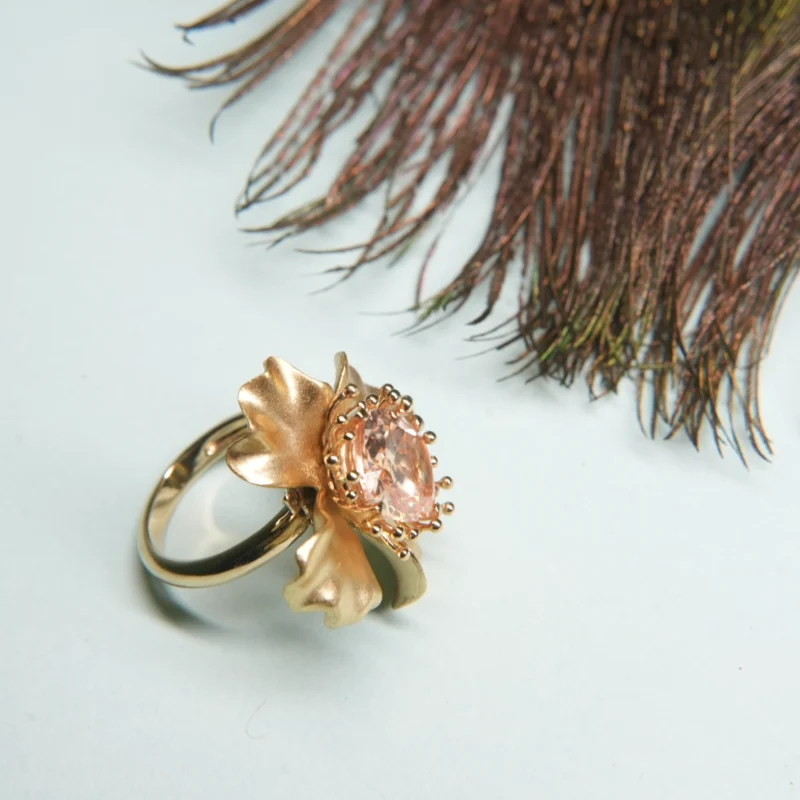 Floral Bloom Gold-Plated Silver Ring with Peach Crystal Centerpiece - Image 2
