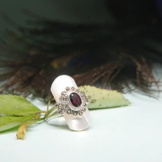 925 Silver Statement Ring with Mother of Pearl & Garnet Centerpiece