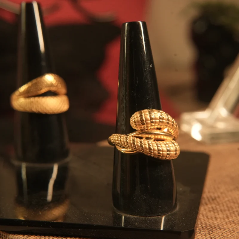 Exquisite 22KT Gold Textured Snake-Inspired Ring – Elegant Statement Piece - Image 2