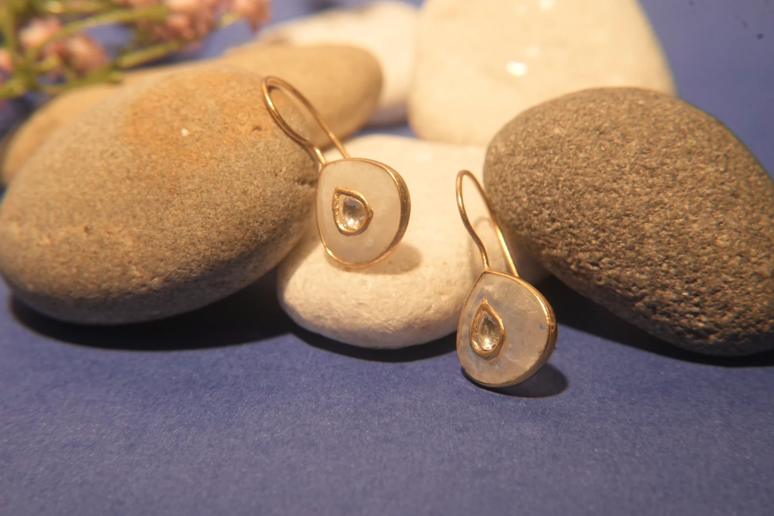 Elegant Teardrop 925 Silver Earrings with Quartz Stone - Image 2