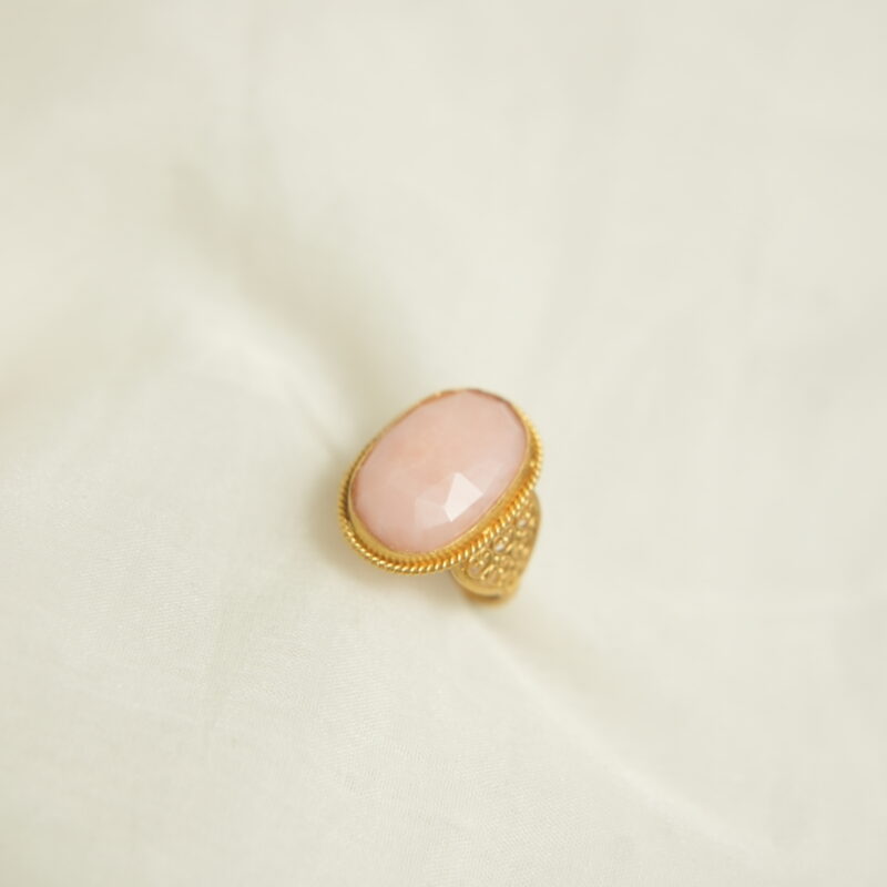 Royal 22Kt Gold Pink Stone Statement Ring - Image 3
