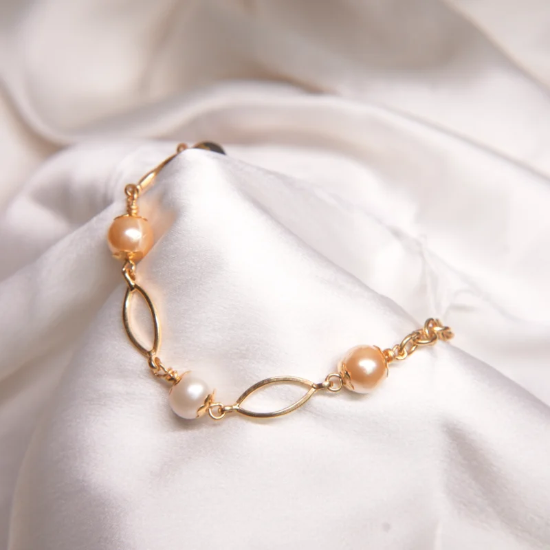 Elegant And Multi-Pearl Link 22kt Gold Bracelet - Image 2