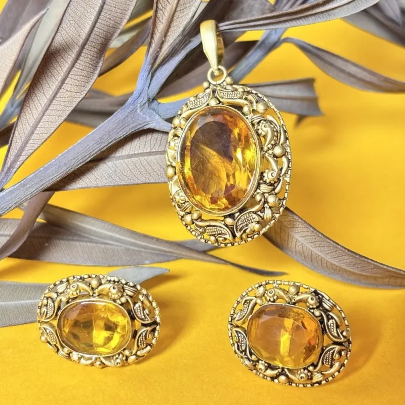 Exquisite 22KT Gold Pendant Set with Ornate Detailing & Yellow Gemstone - Image 2