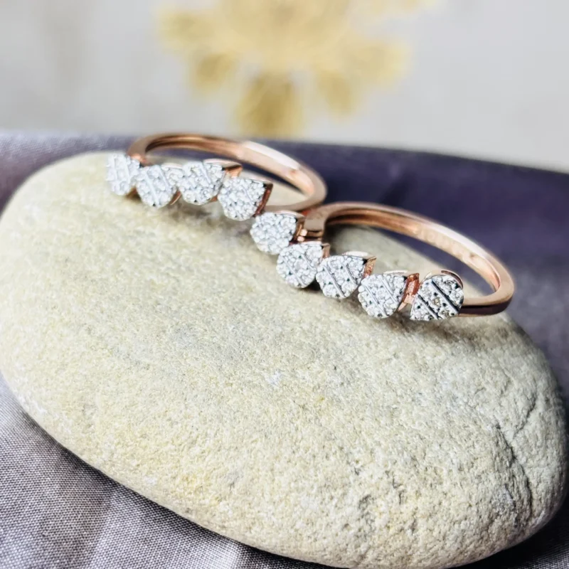Elegant Diamond Ring with Leaf-Inspired Design - Image 5