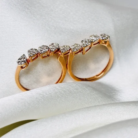 Elegant Diamond Ring with Leaf-Inspired Design
