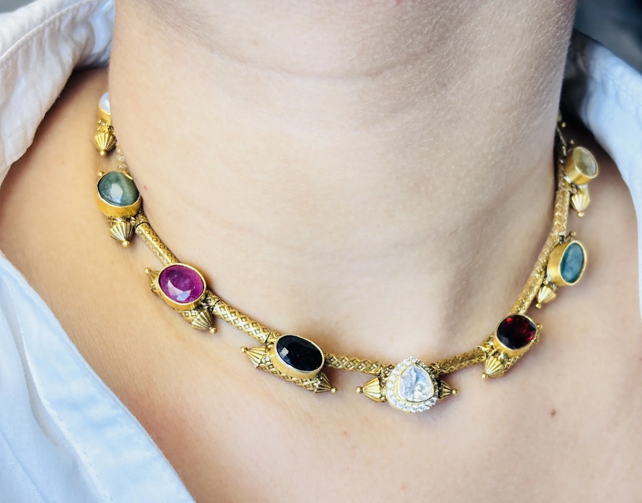 Traditional Silver Hasli Necklace with Multicolor Stones & Matching Earrings - Image 5