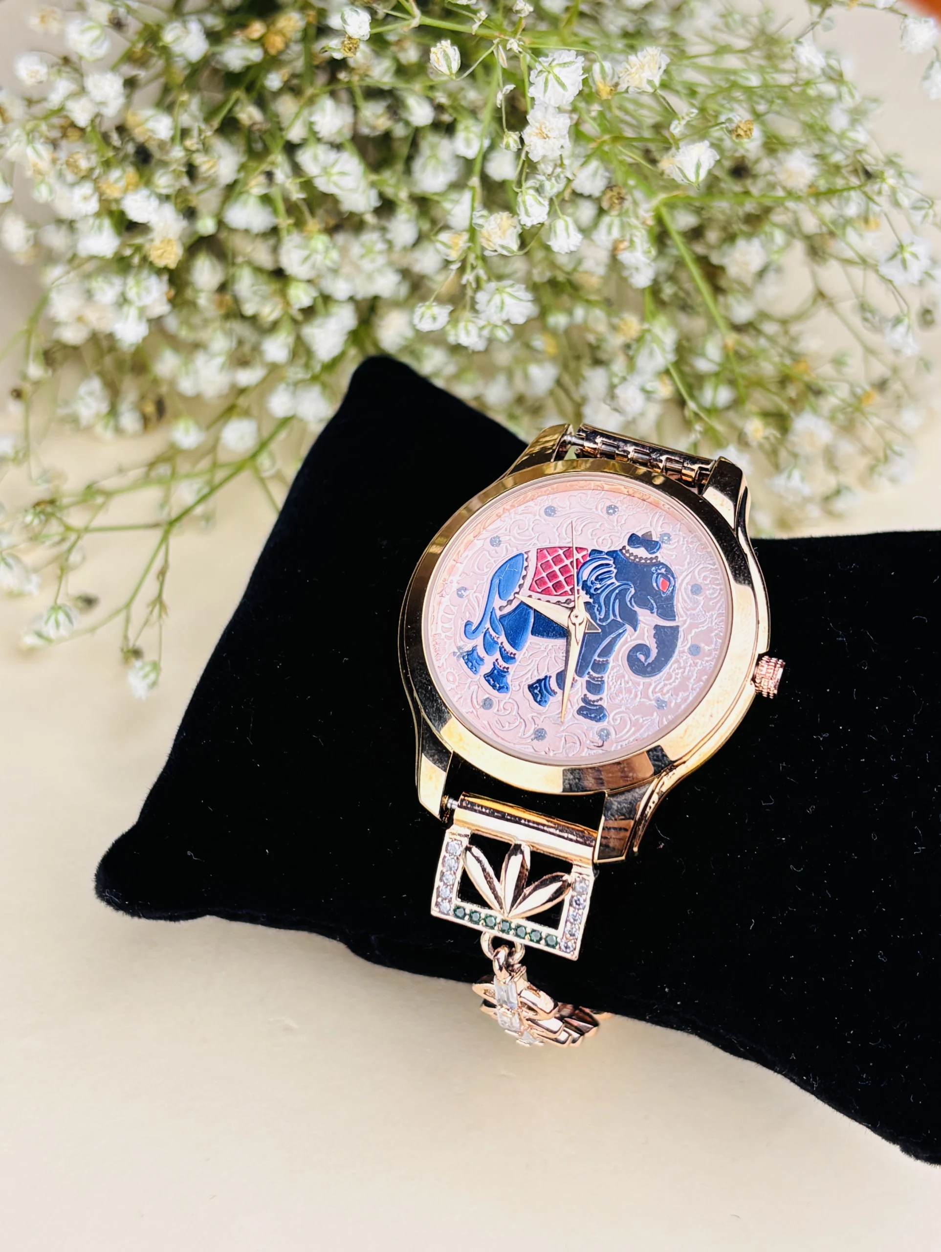 925 Silver Elephant Motif Luxury Watch – Pink Artistic Dial with Rose Gold-Tone Round Case & Statement Bracelet - Image 2
