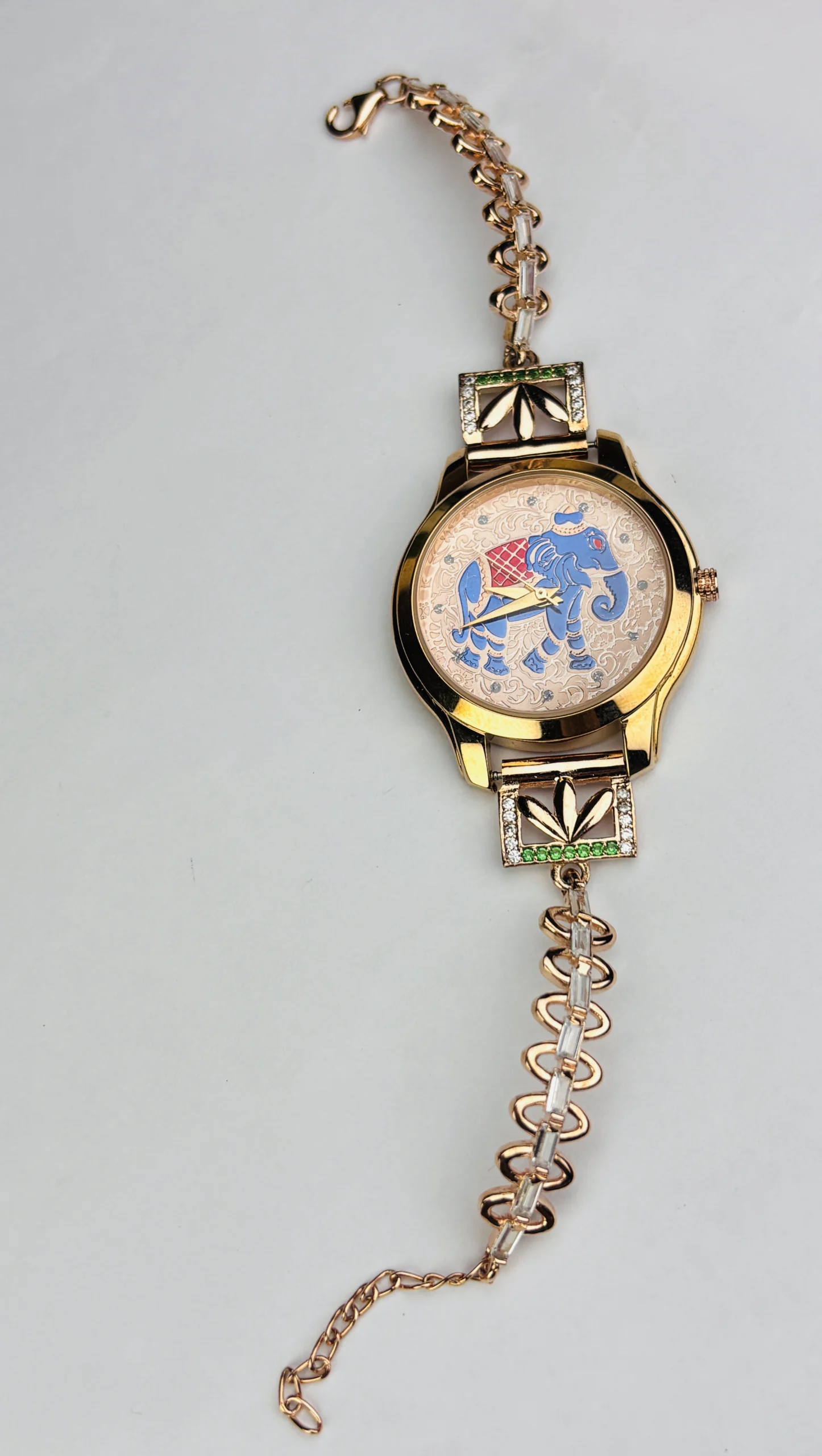 925 Silver Elephant Motif Luxury Watch – Pink Artistic Dial with Rose Gold-Tone Round Case & Statement Bracelet - Image 4